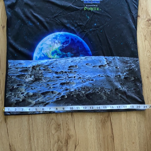 ProjectApollo, NASA,SpaceCoastMarathon CocoaFL,woman’sLarge,soft,great graphics! - Picture 10 of 12